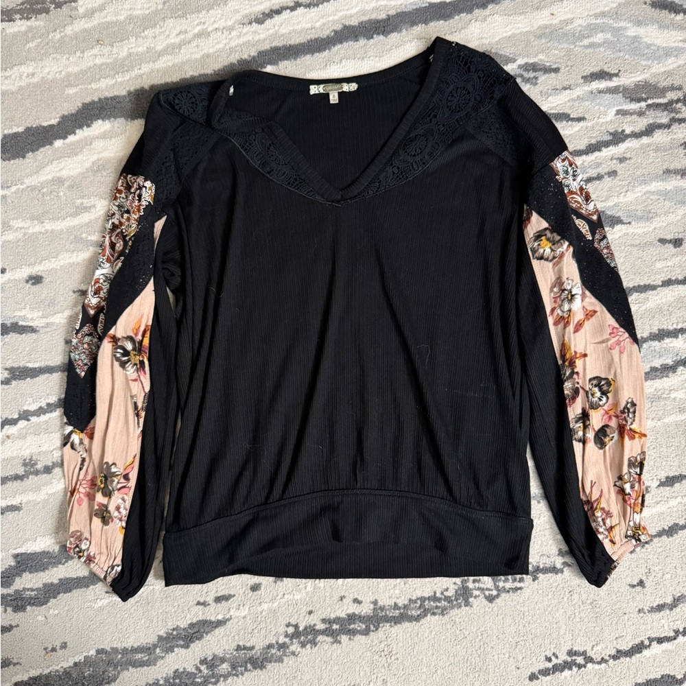 Lace & floral blouse